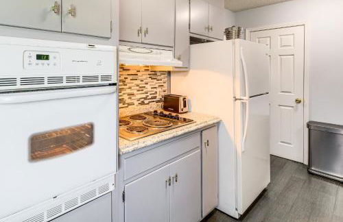 Retreat with Fenced Backyard in Kingsport! - Foto 8