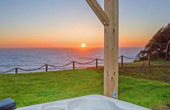 Dolphin by OceanviewHotTubs Oceanfront Shelter Cove Tesla - Foto 1