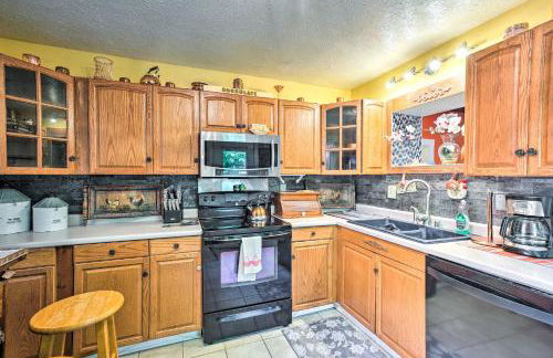 Dtwn Elizabethtown Home with Fire Pit and Gas Grill! - Foto 9