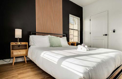 Boulevard Stays Quiet Modern 2BR Pickleball Pool Parking Gym 06 - Foto 17