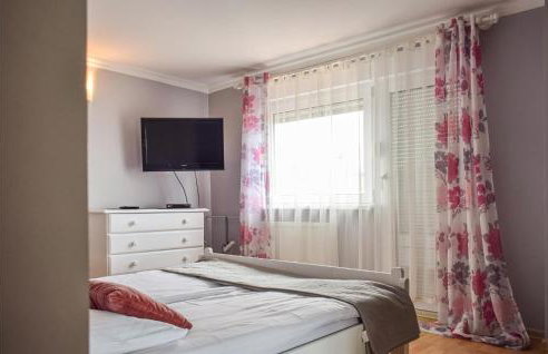 4 Bedroom Gorgeous Home In Nowe Warpno - Foto 24