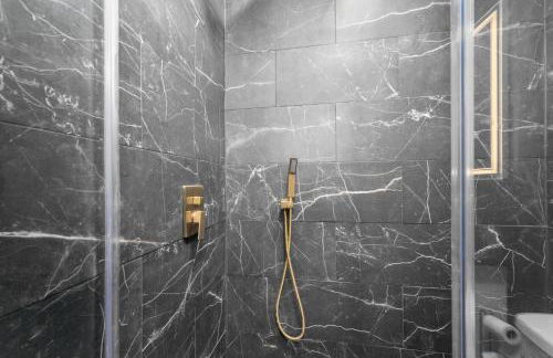 Modern & Spacious 1BR Haven near Galleria - Foto 7