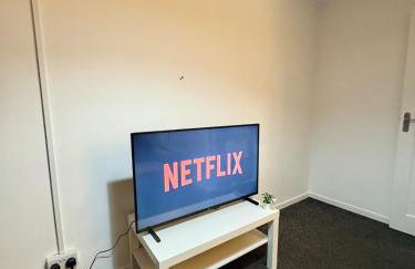 Bright and Spacious 2 Bed Flat Sleeps 5 - Foto 13