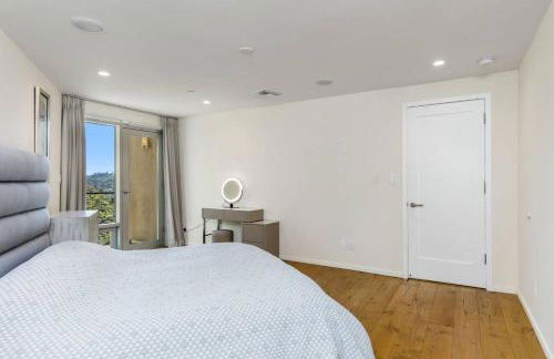 Spacious 4BR Retreat with Private Pool, Pool Table and Fast Wi-Fi Sleeps 9 Quiet Clinton Location - Foto 36