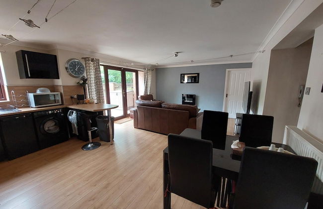 Beautiful 1bed Apartment With a Back Garden - Foto 1