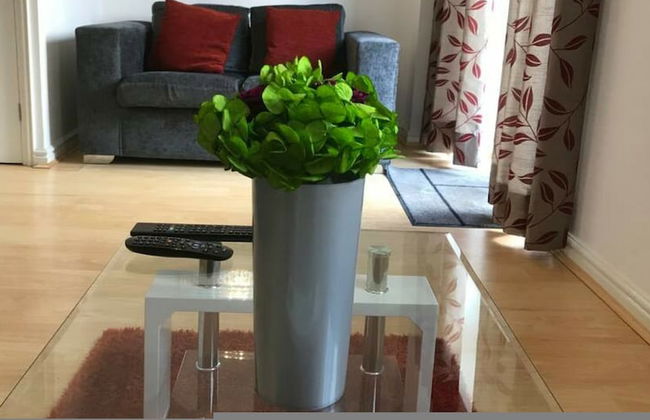 Stayzo Cole Green Lane - Free Parking - Foto 5