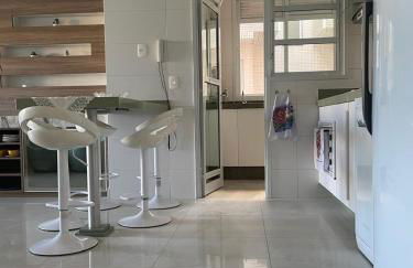 Apt Pé na Areia Floripa - Praia dos Açores - Churrasqueira na Varanda e Piscina - Foto 15