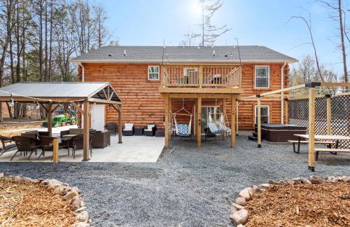 Cozy Cinema Cabin - Hot Tub and More - Foto 80