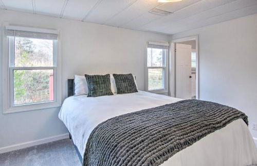 Cozy Asheville Cottage with Grill and Fire Pit! - Foto 13