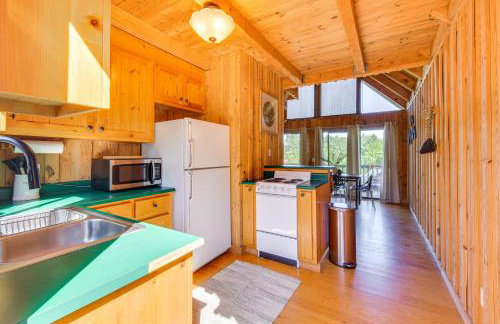 Walk to Lake Keowee Idyllic Six Mile Cabin! - Foto 12