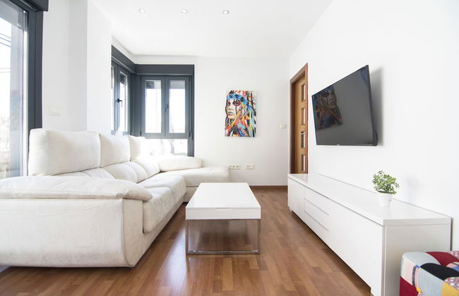 EnjoyGranada LUJO Piscina y Parking - Foto 20