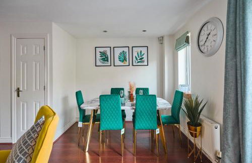 Cherish Stays spacious & amazing 3 Bed House in Hayes & Heathrow - Foto 27