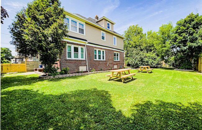 The Trotter Manor - With Private Yard & Parking, Near Falls & Casino by Niagara Hospital - Foto 1