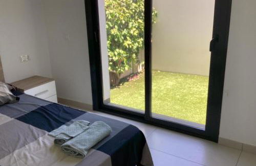 HouseSleeps6-Pool-Beach-Garden-Solarium-PetOK - Foto 17