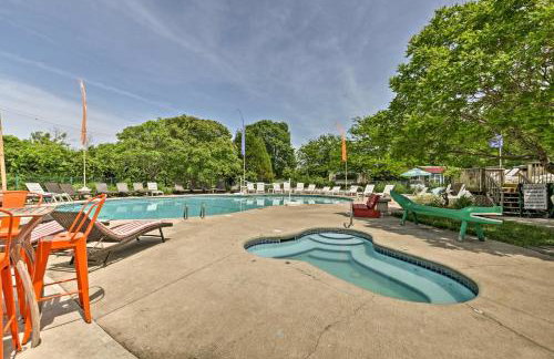 Middle Bass Island Escape Resort Pool and Bar! - Foto 20