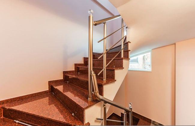 The Vibrant Hub in Shkod r - Foto 27