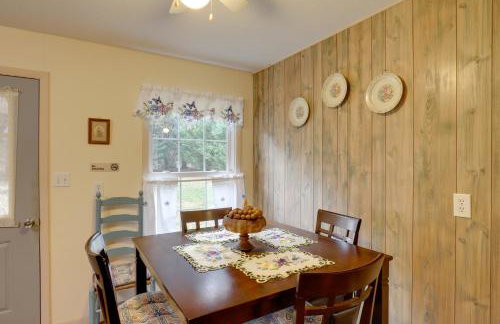 Riverside Country Cabin! Hot Springs Getaway - Foto 6