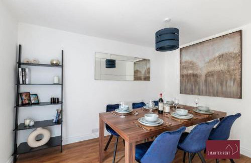 Guildford - 3 Bedroom Home - Driveway & Garden - Photo 2