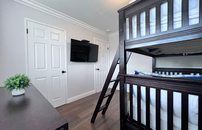 Swanky 5 bedroom 4.5 bath home (3 Master Suites) - Foto 7