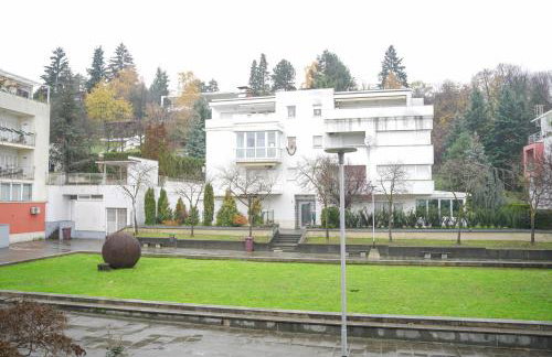 APARTIQUE ZAGREB self check in! - Foto 4