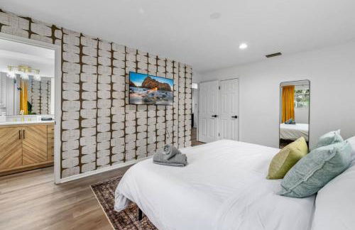 Sunny Lakeside Retreat with Pool and Firepit - Photo 25