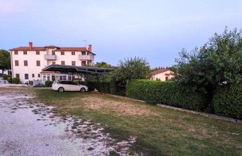 One-Bedroom Holiday Home In Zminj - Photo 2