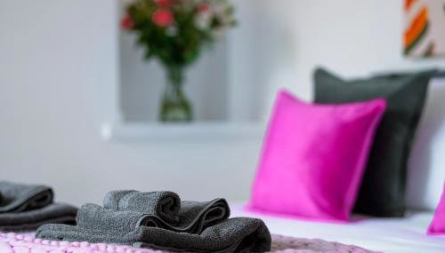 Modern 2 bedroom flat - 15 minutes to Liverpool - Foto 3