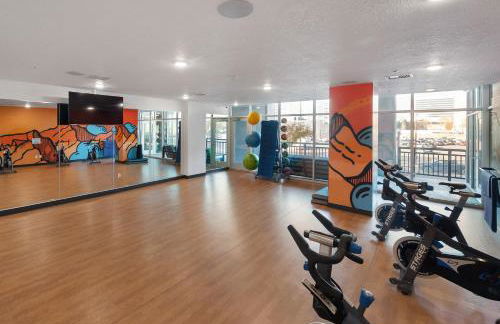 Gorgeous 2BD 2BA Pool,Gym,Htub near Convention Ctr - Foto 34