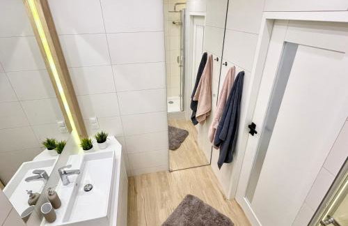 Comfortable Apart, Old Town, Free parking, hanging bed, Wi-Fi, lift, aircon,self check-in 24h, Stare Miasto, winda, nowy budynek, garaż 0 zl, klima - Photo 30