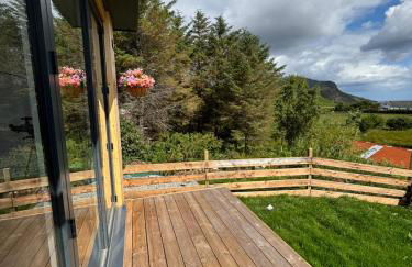 Luxurious, Unique & Elegant Cottage with Hot Tub - Foto 28