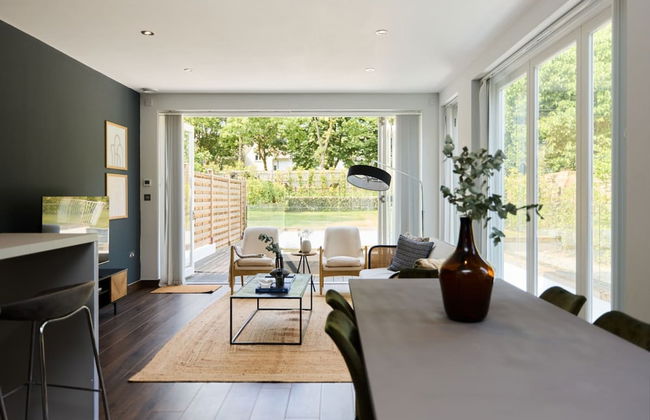 The Putney Hideaway - Modern and Elegant 3bdr Flat With Patio - Photo 9