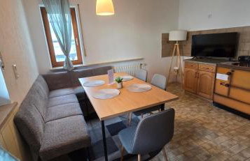 Gemütliches Ferienhaus in Schnaid mit zwei separaten und geräumigen Wohnungen - ausgestattet mit je einer großen Küche, zwei Schlafzimmern und einem Badezimmer - Foto 12