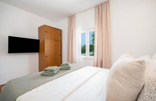 Holiday House Ivan with heated pool - Photo 29