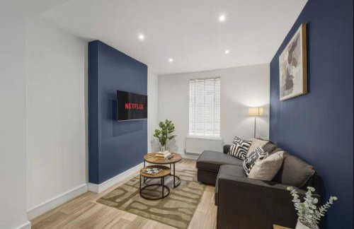 Albert House - Near the High Street - Free Parking, Garden, Fast WiFi and Smart TV by Yoko Property - Foto 2