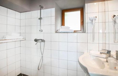 Lovely Home In Privas With Sauna - Foto 21