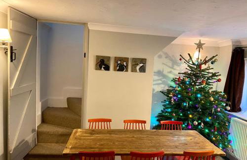 Holly Tree Cottage - 3 bedrooms and large garden with optional glamping double outside - Foto 9