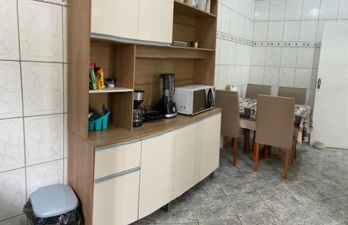 Casa arejada e iluminada, cozinha completa - Photo 63