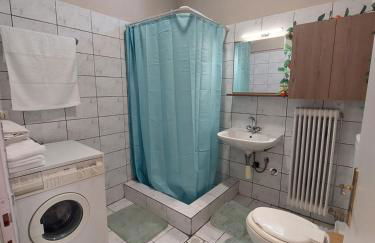 River Studio - Photo 24