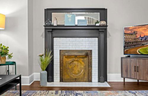 Stylish Home in Historic District Near Riverwalk - Foto 14