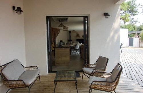 Villa Pinède 800m from Beach Private Jacuzzi Pine Forest Sleeps 8 - Foto 9