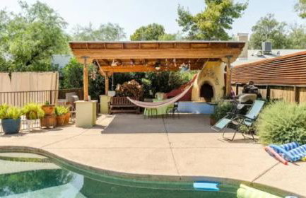 Central House with Pool & Hot Tub - Foto 1