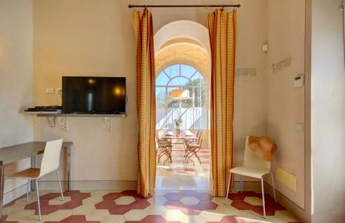 La Prima Torre Charme - 6 posti letto - Giardino e piscina condivisa - Foto 10