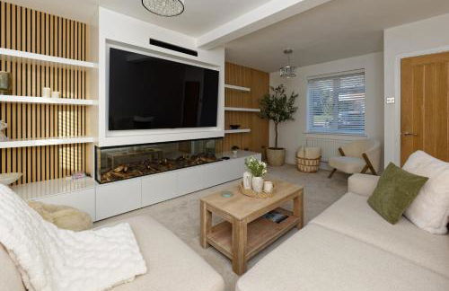 Stylish 3BR House with Free Parking & Garden - Foto 16