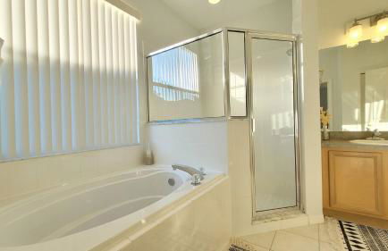 Themed kid bedrooms, 17 miles to Disney and Legoland, private pool, kitchen, wifi, washer, dryer - Foto 20