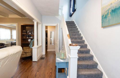 5 Bedroom 3200 Sq Ft House for Downtown Travelers - Photo 5