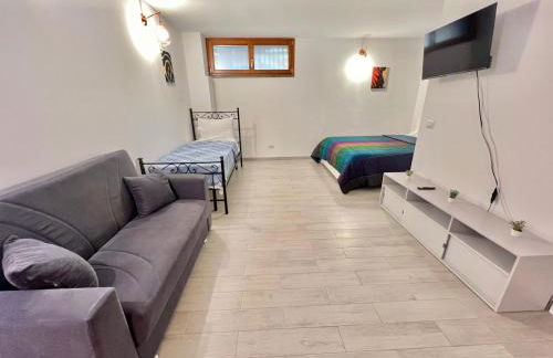 Abruzzi Home, delizioso appartamento e confortevole accanto a Metropolitana Linea Verde, con parcheggio gratuito in strada - Photo 2