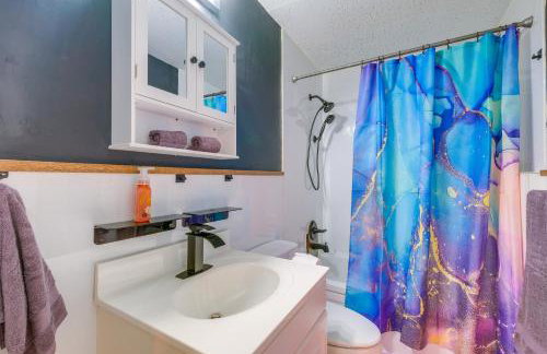 4 Mi to Liberty U Huge Home with Yard and Hot Tub - Foto 13