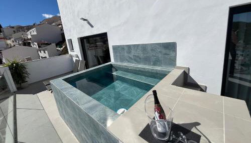 La LIPA SUITES con piscina privada - Foto 2