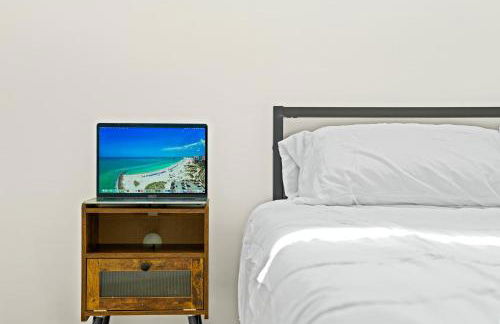 Recently Remodeled Mins from beach+Putting Green - Photo 6