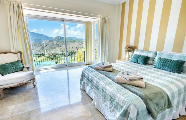 Stunning Golf Villa With Pool and Stunning Views - Foto 2